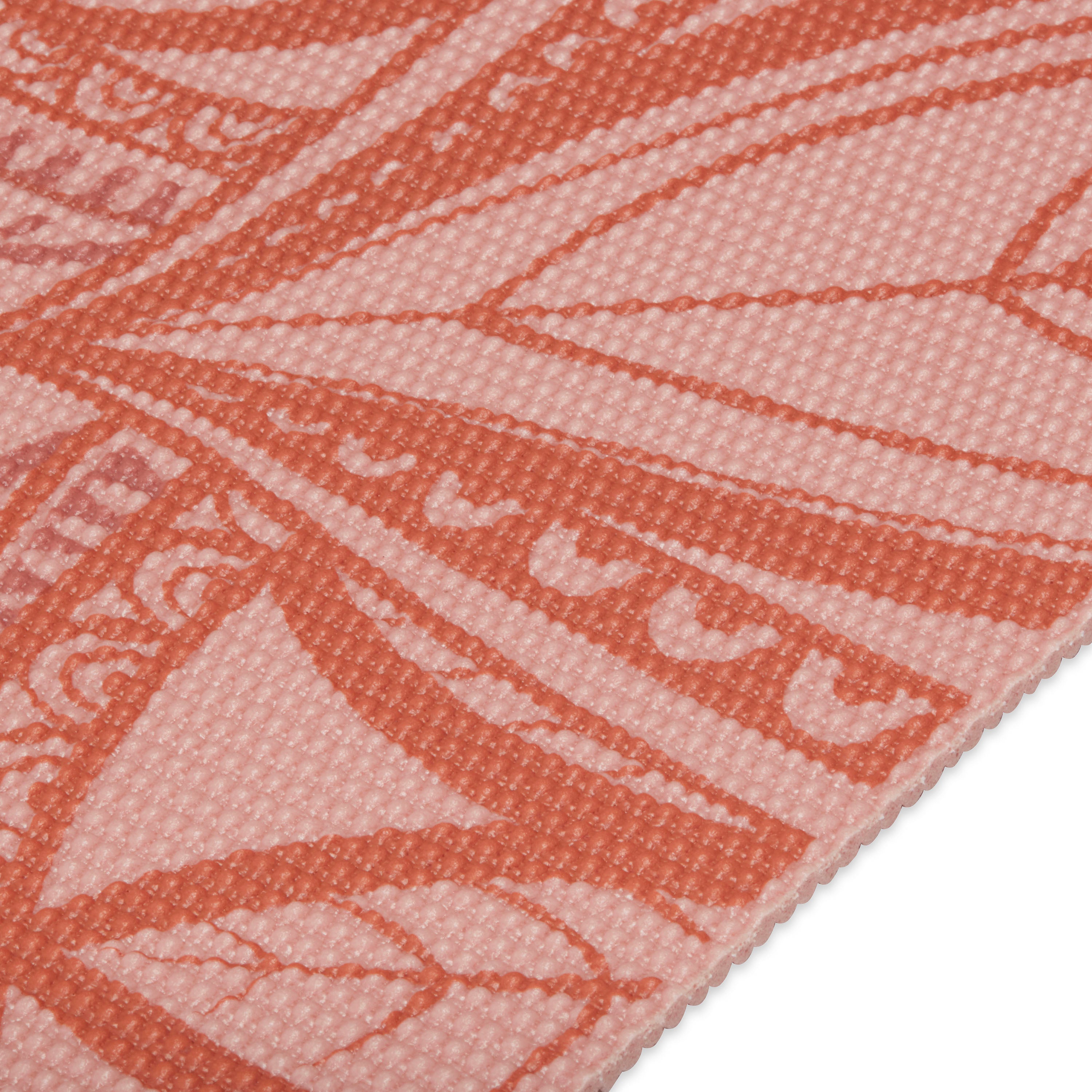 Gaiam Printed Point Yoga Mat (5mm) Sunset Point closeup